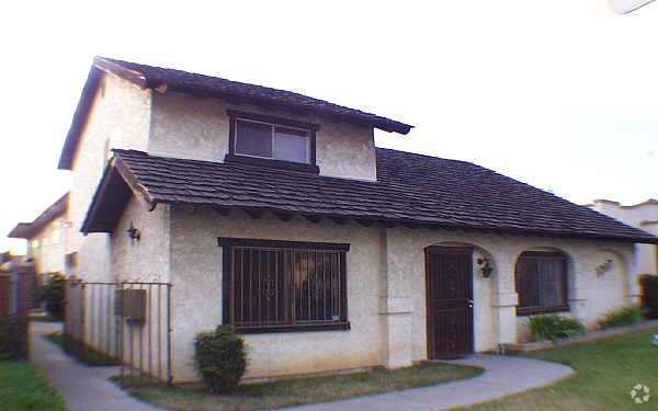 Primary Photo - 1717 S Atlantic Blvd