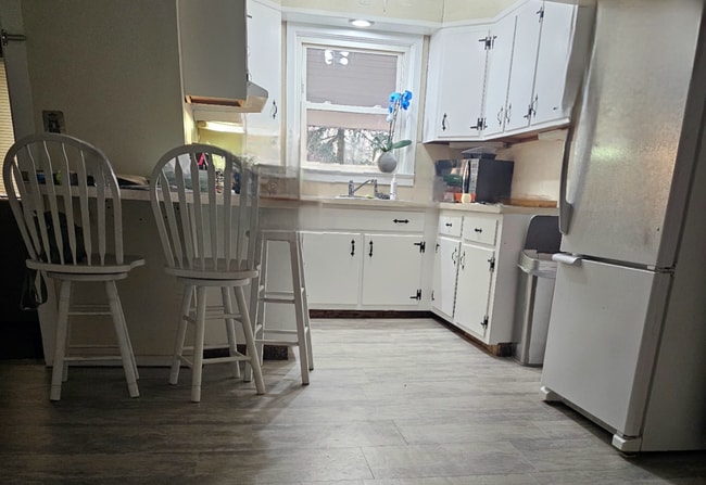 Building Photo - 404 S 4th St