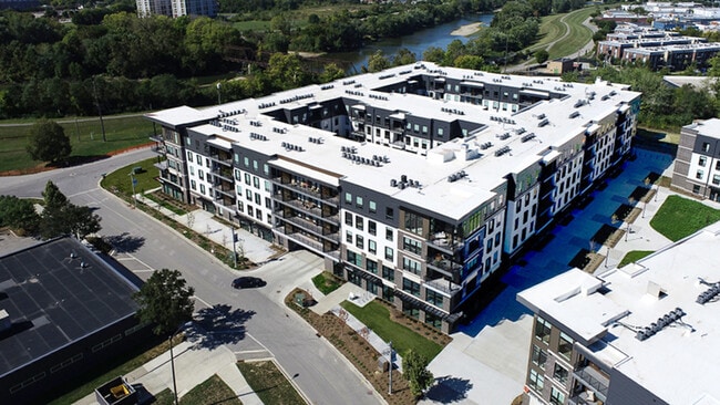 Building Photo - Vanguard at 16 Tech