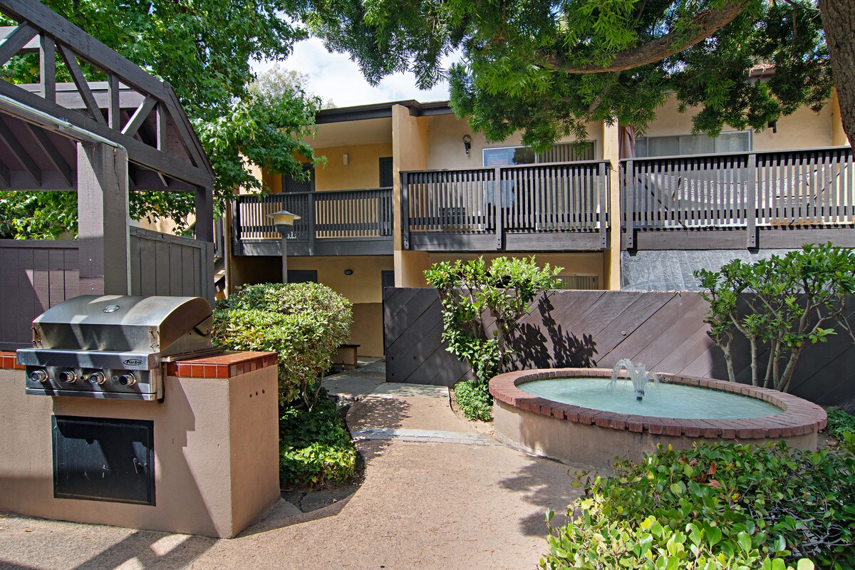 Foto principal - 7932 Mission Center Ct