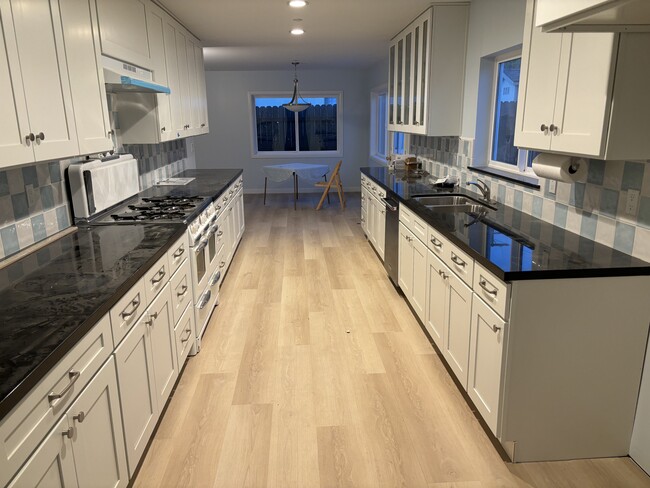 Building Photo - 328 Jordan Ave