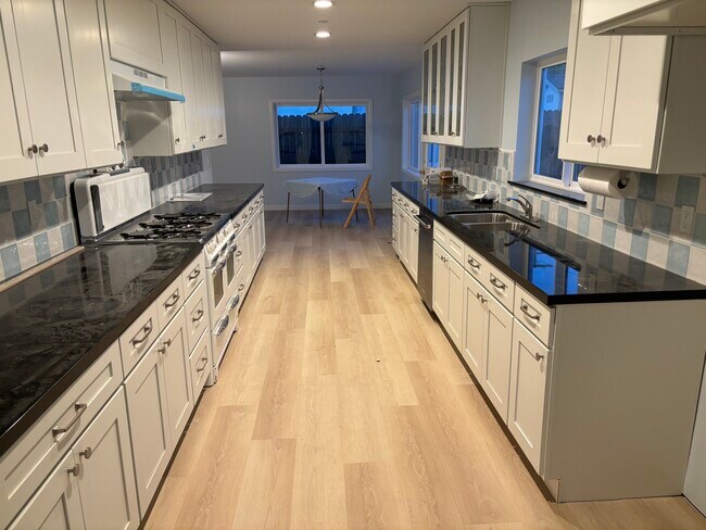 Foto del edificio - 328 Jordan Ave