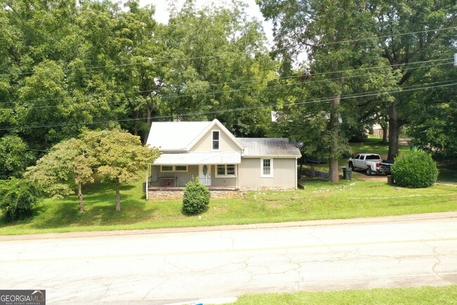 Building Photo - 135 Airport Rd