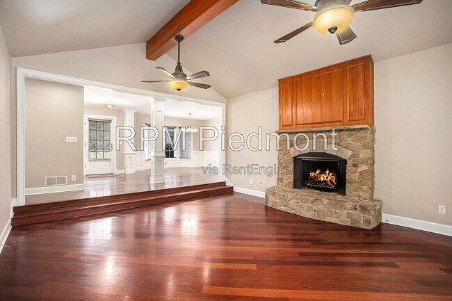 Building Photo - 630 Pine Point Trce
