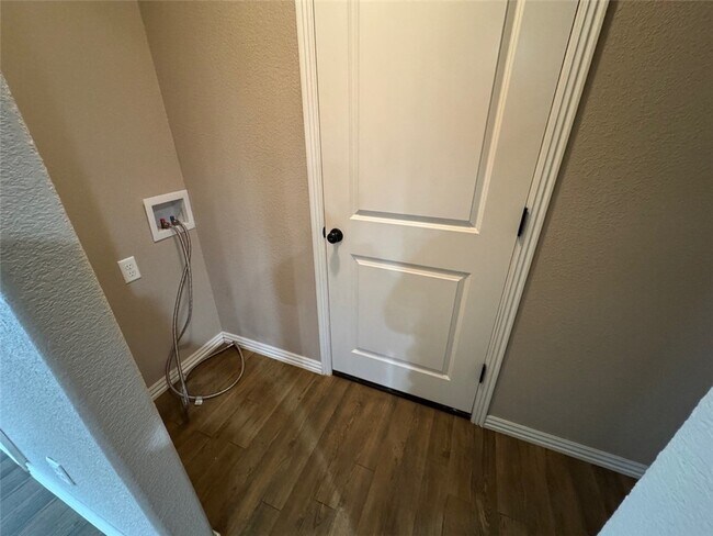 Foto del edificio - 12688 Pioneer Ln