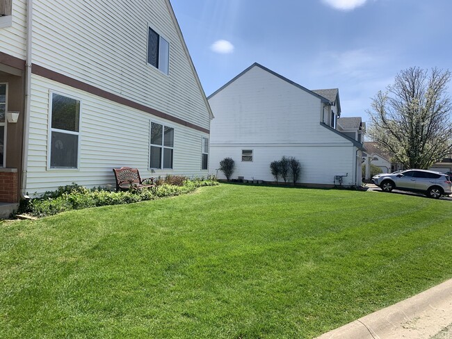 Building Photo - 6 Redbud Ct
