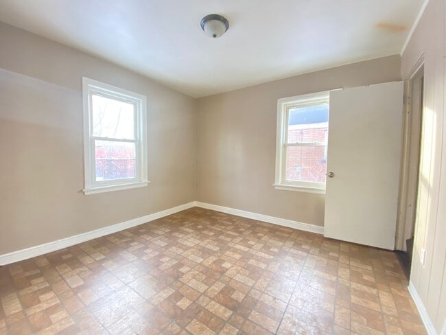 Building Photo - 3 Bedroom 2 Bath Home in Gary