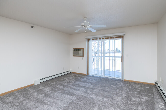 1BR, 1BA - 800SF - Living Room - Southridge Apartments