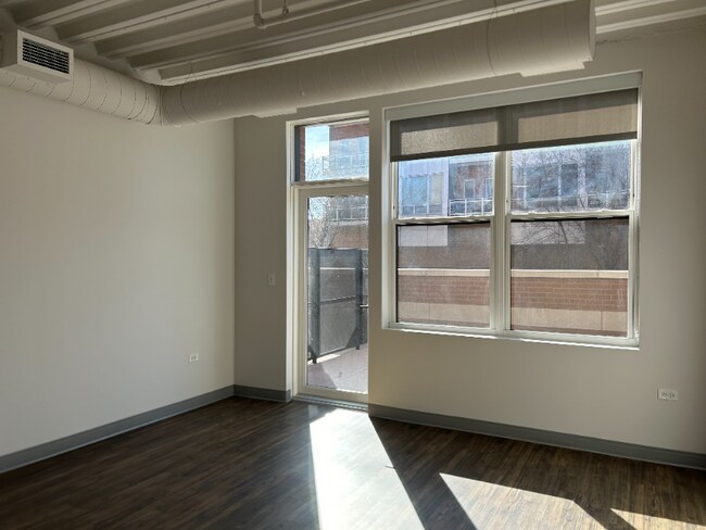 Foto del edificio - 3920 N Sheridan Rd