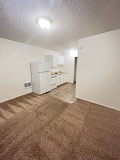 Building Photo - King Manor Apartments