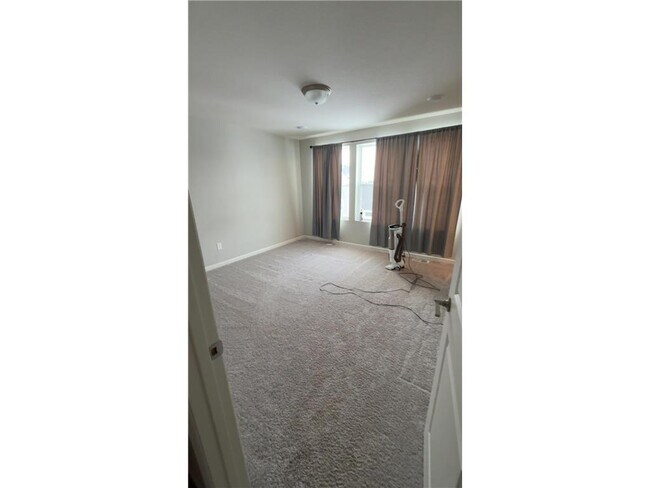 Foto del edificio - 4829 Airlake Dr