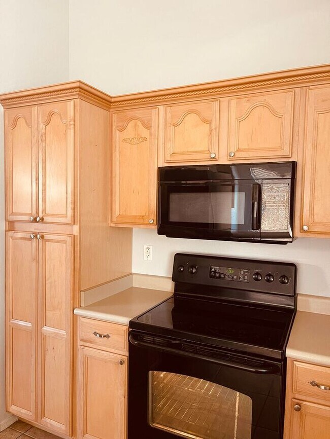 Building Photo - READY TO VIEW NOW! Beautiful 3 Bed 2 Bath Home in Buckeye