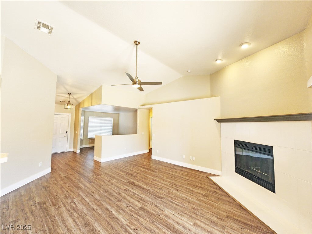 Foto principal - 4591 Stoneham St