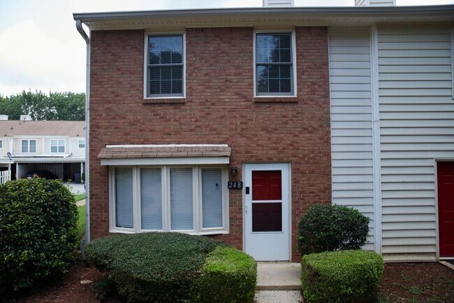 Foto del edificio - 248 Mill Creek Pl
