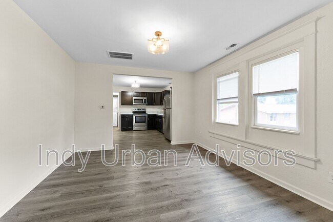 Foto del edificio - 1306 Woodlawn Ave