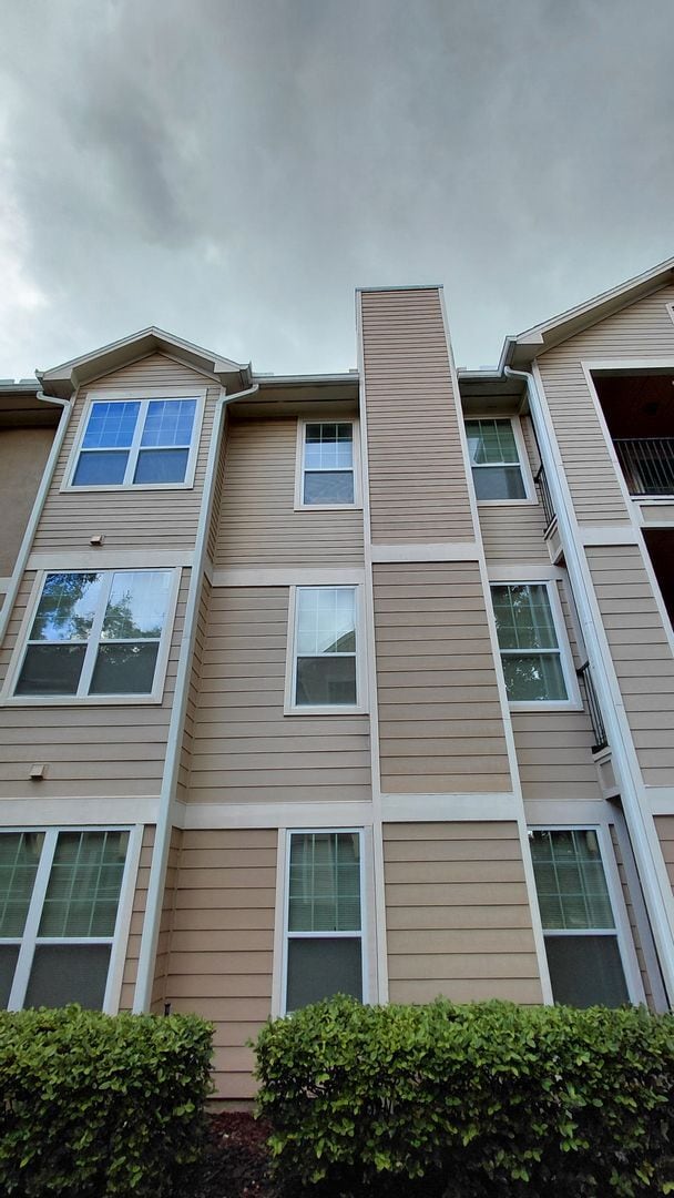 Spacious 3 bedroom, 2 bath Condo located i... - Spacious 3 bedroom, 2 bath Condo located i...