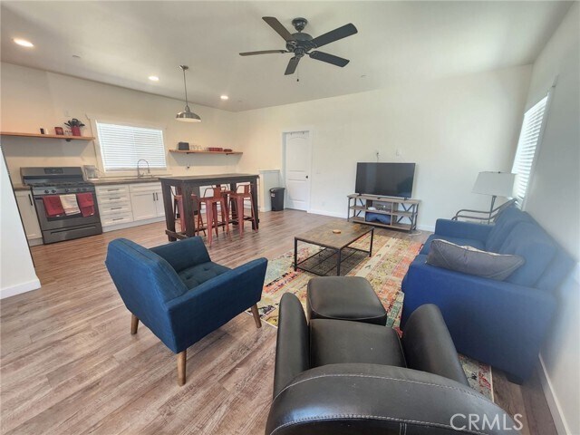 Foto del edificio - 6658 National Park Dr