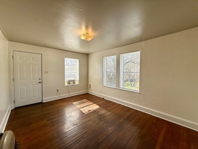 Foto del edificio - 1/1 Garage Apartment