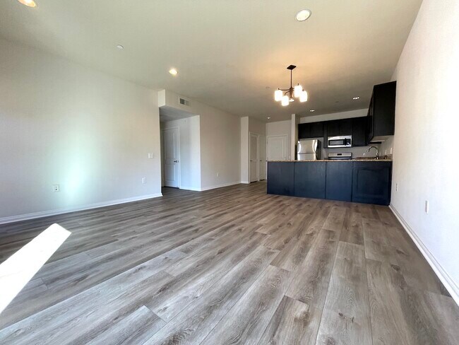 Foto del edificio - 5827 Carlton Way