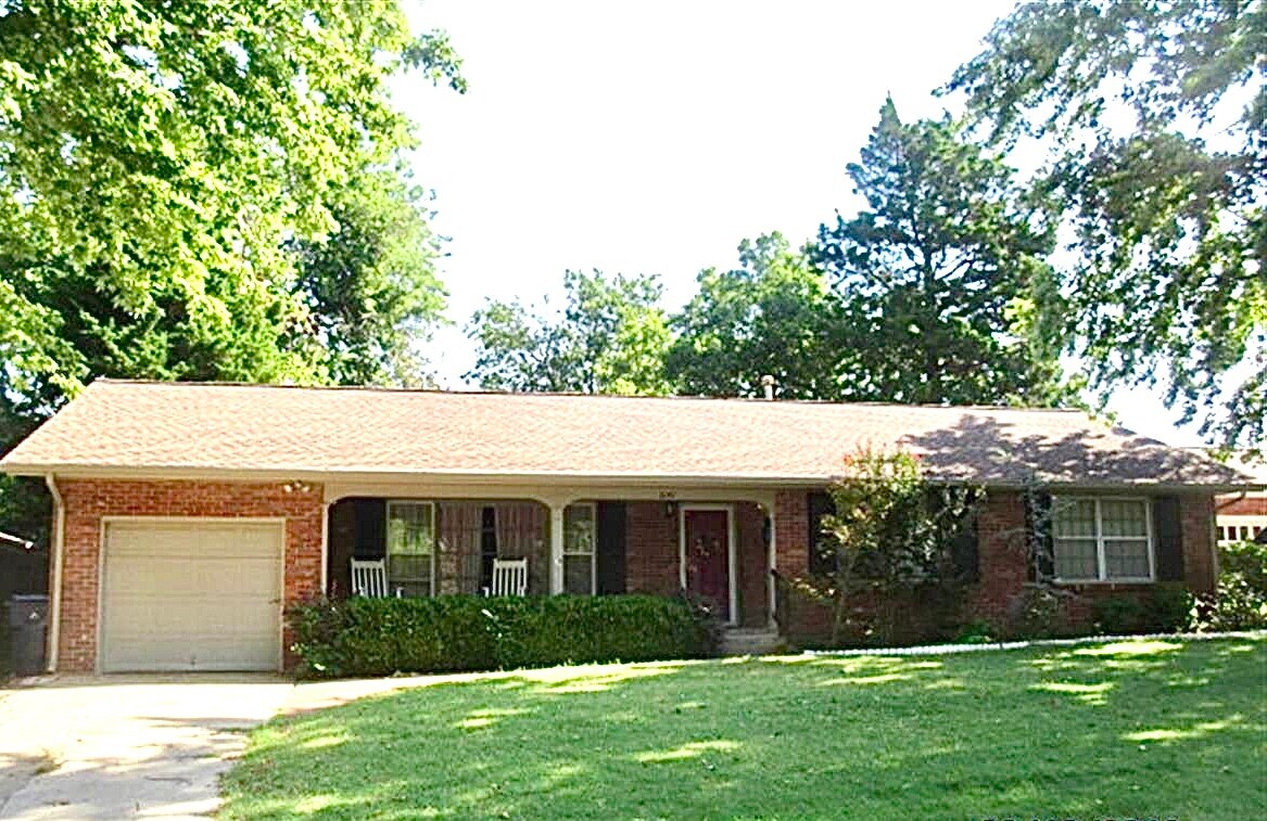 2141 Fremont Dr, The Village, OK 73120 House Rental in The Village