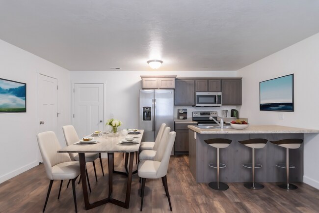 Building Photo - Gorgeous 2-Story Townhomes w/UnFinished Ba...