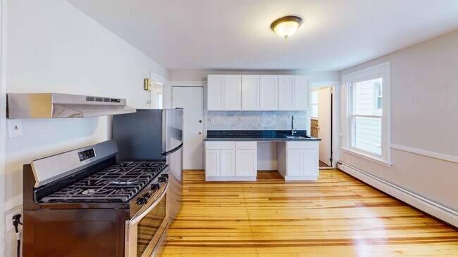 Foto del edificio - Charming 2 Bedroom 1 Bathroom apartment!
