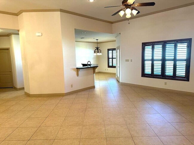 Building Photo - 2610 Vineyard Loop