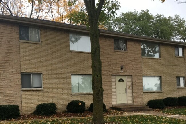 5660 N 91st St Milwaukee Wi 53225 Apartments Milwaukee Wi Apartments Com