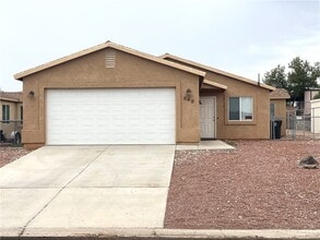 Building Photo - 848 Roadrunner Dr