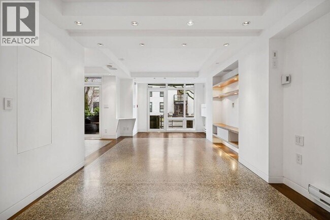 Building Photo - 1608 Cypress St