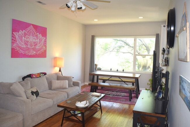 Building Photo - 4909 N Avers Ave