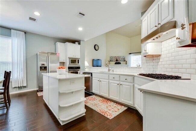 Building Photo - 10 Juniper Berry Way