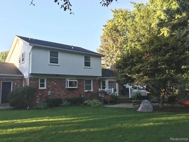 Foto del edificio - 4815 Ravinewood Dr