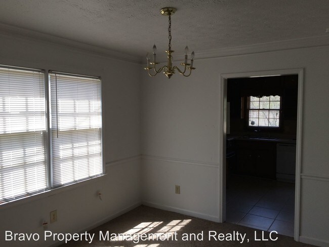 Building Photo - 3241-3243 Inez Dr