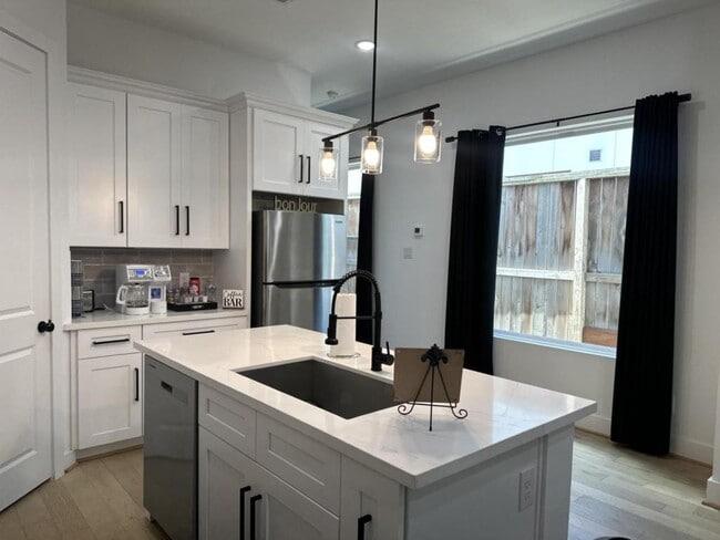 Photo - 1711 Ruth St Townhome