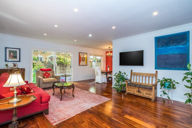 living rm view to patio - 1329 Yale St