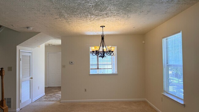 Foto del edificio - 7290 Mahogany Dr