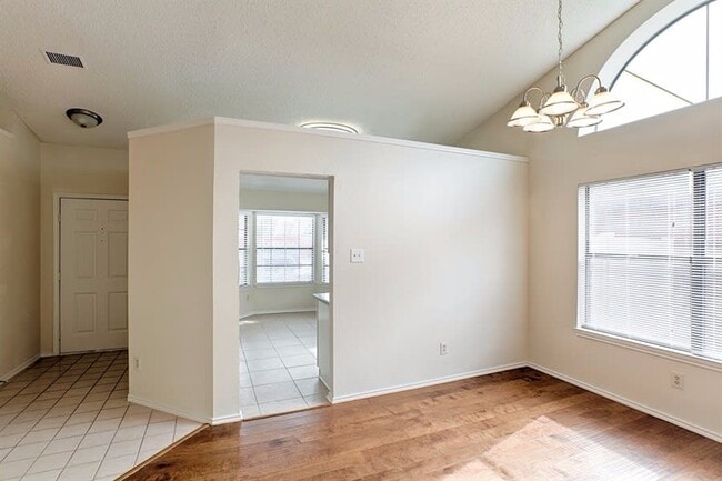 Foto del edificio - 1504 Mountain Side Dr