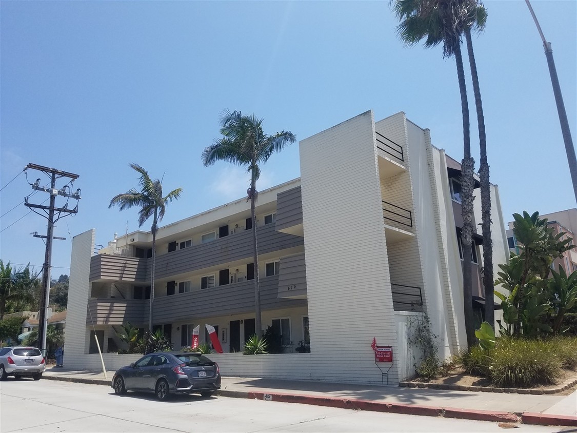 Primary Photo - 415 Gravilla St