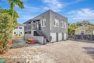 Building Photo - 1212 Middle St