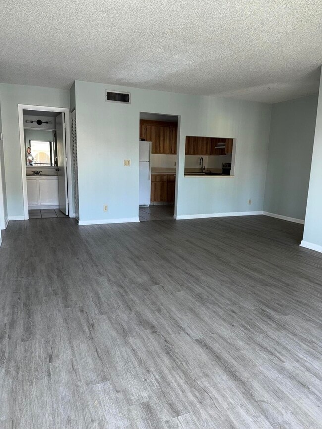 Foto del edificio - 718 Sunny Pine Way