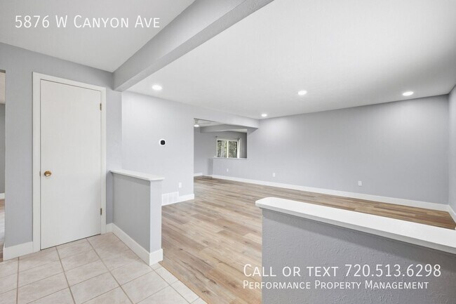 Foto del edificio - 5876 W Canyon Ave