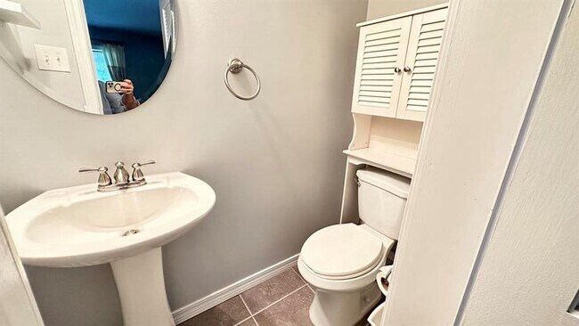 Building Photo - 4272 Springview Dr