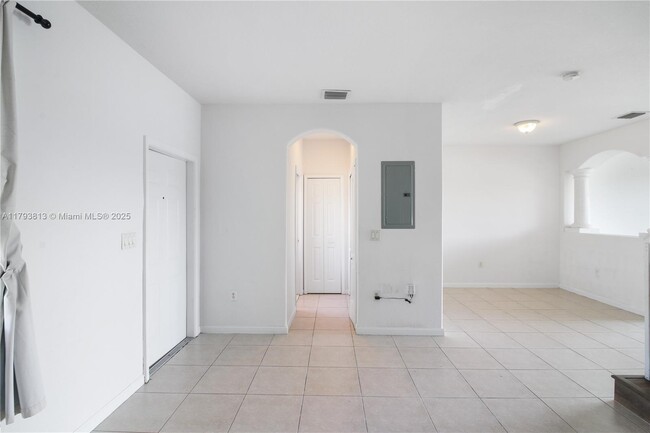Foto del edificio - 1438 SE 24th Ct