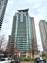 Building Photo - 33 Elm Dr W