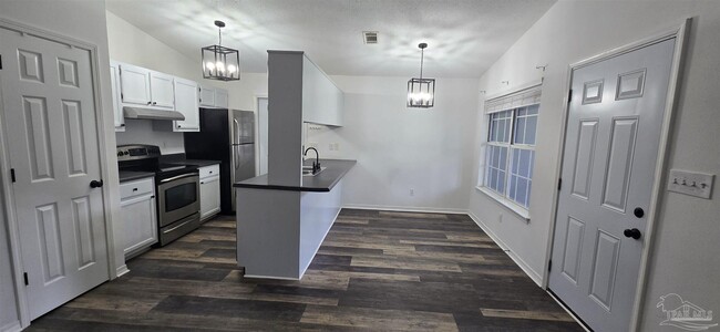Building Photo - 1087 New Haven Dr