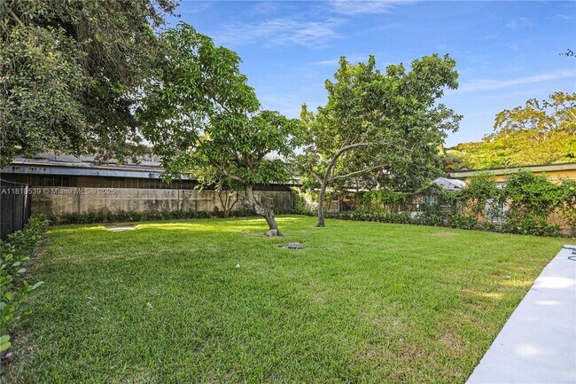 Foto del edificio - 1786 NW 15th St