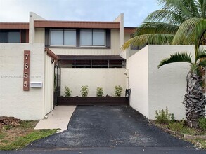 Building Photo - 7655 SW 106th Ave