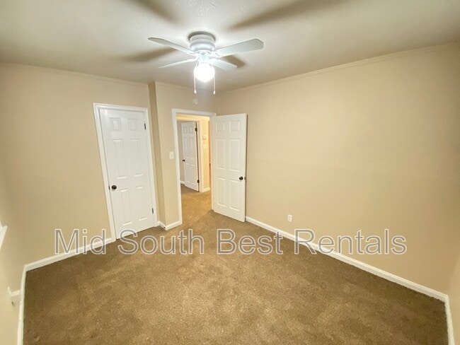 Building Photo - 4092 Wales Ave