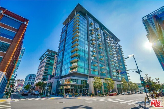 Foto principal - 1100 S Hope St